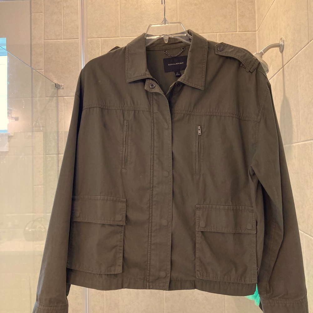 Lightweight jacket with zipper and buttons rarely worn
